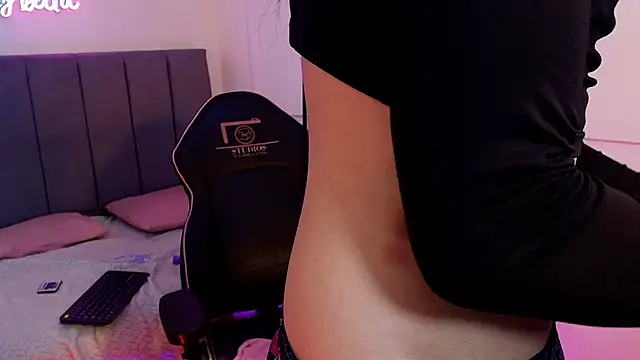 Snapshot of KVAS_TAY1 chatting on 18, 3, 2026 KVAS TAY1 online show from 18, 3, 2026