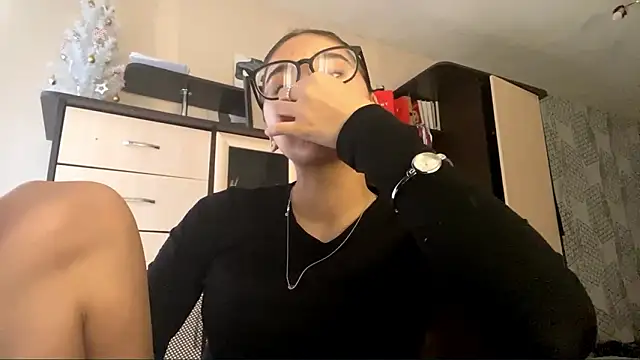 Snapshot of CatherineForbes chatting on 9, 3, 2026 CatherineForbes online show from 9, 3, 2026