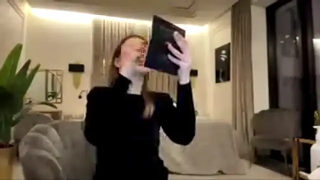 Cherry Sin online show from 10, 3, 2026