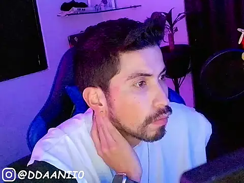 ddaanii0 online show from 12, 3, 2026