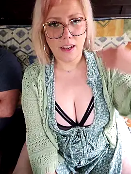 Snapshot of LexySaint chatting on 9, 9, 2025 LexySaint online show from 9, 9, 2025