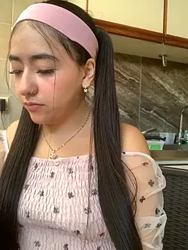 CatalinaSantana Pink online show from 11, 3, 2026