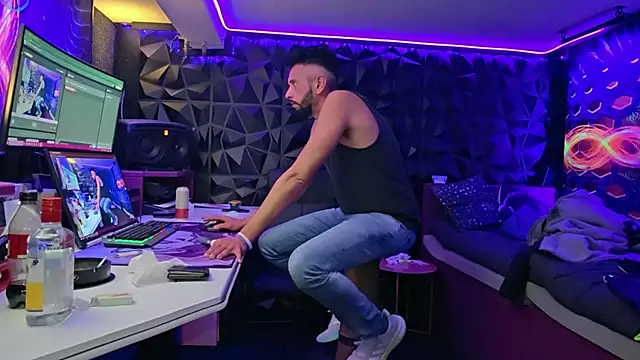 public streamer online show from 14, 3, 2026