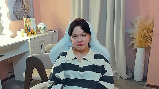 DarcyCanson online show from 18, 3, 2026