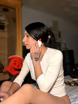 Snapshot of FerrariFrench chatting on 22, 10, 2025 FerrariFrench online show from 22, 10, 2025