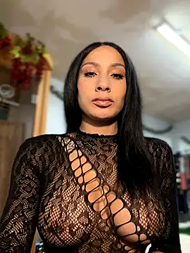 Snapshot of FerrariFrench chatting on 6, 11, 2025 FerrariFrench online show from 6, 11, 2025