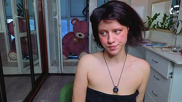 Snapshot of VestalVibes chatting on 18, 3, 2026 VestalVibes online show from 18, 3, 2026