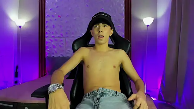 Snapshot of Michaell_twinkk_ chatting on 15, 3, 2026 Michaell twinkk online show from 15, 3, 2026