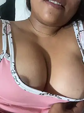 Snapshot of yuliana056 chatting on 17, 3, 2026 yuliana056 online show from 17, 3, 2026