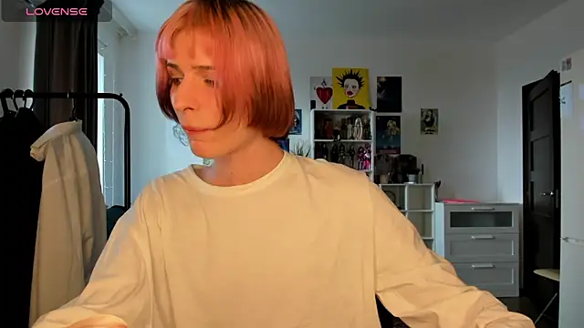 Snapshot of sweet_peach___ chatting on 4, 4, 2026 sweet peach online show from 4, 4, 2026