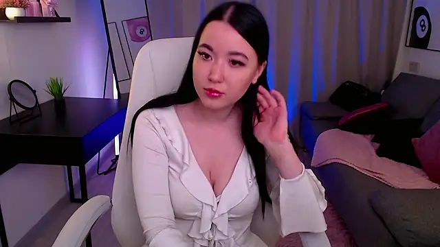 Simonee Battle online show from 23, 3, 2026