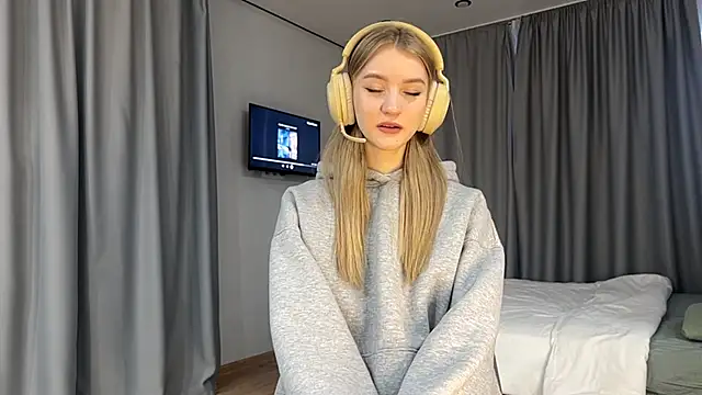 Snapshot of MelissaEvenns chatting on 18, 3, 2026 MelissaEvenns online show from 18, 3, 2026