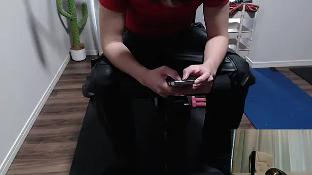 Snapshot of Stretch-man777 chatting on 30, 3, 2026 Stretch-man777 online show from 30, 3, 2026