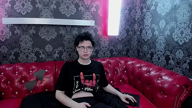 Snapshot of EdwardBev chatting on 19, 3, 2026 EdwardBev online show from 19, 3, 2026