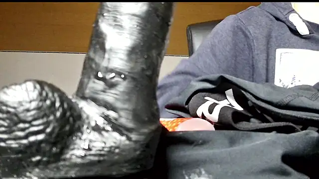 leggingshot1 online show from 25, 3, 2026