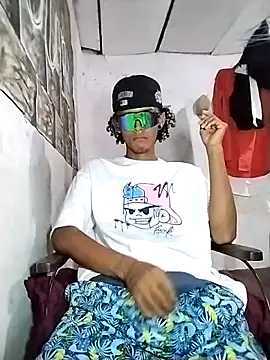 Snapshot of spittermasterpig1 chatting on 20, 3, 2026 spittermasterpig1 online show from 20, 3, 2026