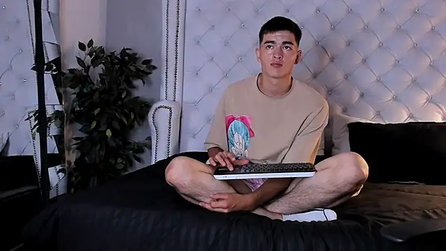 Snapshot of Xander_Noir chatting on 30, 3, 2026 Xander Noir online show from 30, 3, 2026