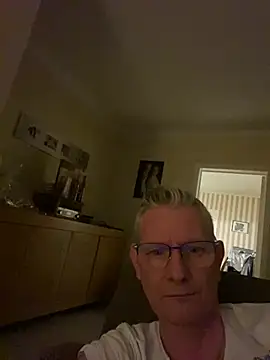 kurtyhotty online show from 22, 3, 2026