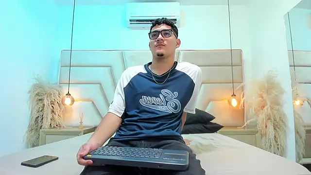 DylanLuxe online show from 25, 3, 2026