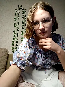 Heyy Mia online show from 27, 3, 2026