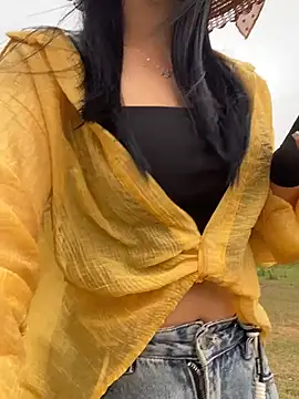 kim-min-jii online show from 26, 3, 2026