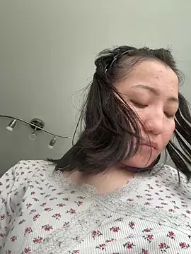 Snapshot of Molly242424- chatting on 24, 3, 2026 Molly242424- online show from 24, 3, 2026