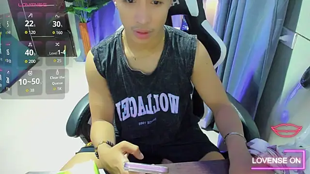 Molly McQueen online show from 27, 3, 2026