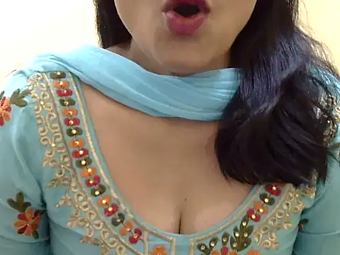 Shivi girl online show from 28, 3, 2026