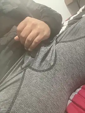 Snapshot of ENTEEXIOM chatting on 4, 4, 2026 ENTEEXIOM online show from 4, 4, 2026