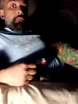 Snapshot of Rockandrola1986 chatting on 31, 3, 2026 Rockandrola1986 online show from 31, 3, 2026