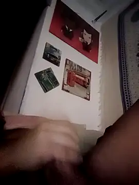 Snapshot of Rockandrola1986 chatting on 4, 4, 2026 Rockandrola1986 online show from 4, 4, 2026