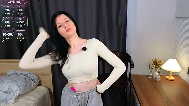 Snapshot of JazminLantey chatting on 6, 4, 2026 JazminLantey online show from 6, 4, 2026