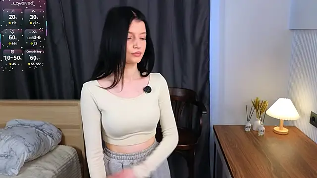 Snapshot of JazminLantey chatting on 6, 4, 2026 JazminLantey online show from 6, 4, 2026