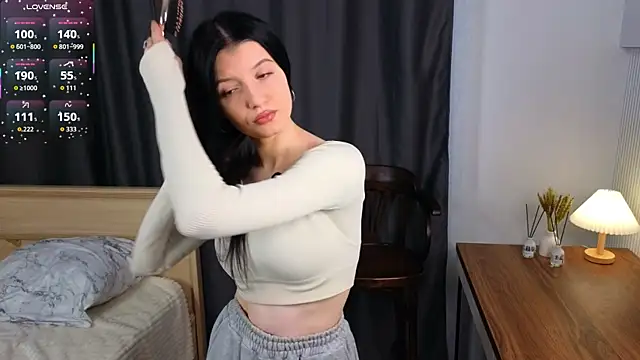 Snapshot of JazminLantey chatting on 7, 4, 2026 JazminLantey online show from 7, 4, 2026