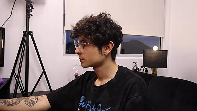 Tyler Blade online show from 6, 4, 2026