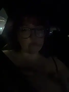 Snapshot of emolove chatting on 6, 4, 2026 emolove online show from 6, 4, 2026