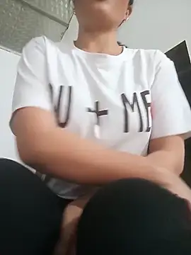 anhhuyen1 online show from 2, 4, 2026