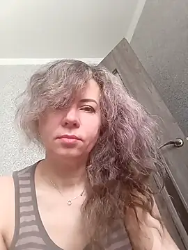 TaynaSecret online show from 3, 4, 2026