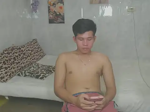 Snapshot of ur_bigcockeziekiel chatting on 5, 4, 2026 ur bigcockeziekiel online show from 5, 4, 2026