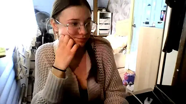 Snapshot of IdaMicari chatting on 4, 4, 2026 IdaMicari online show from 4, 4, 2026