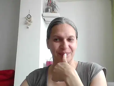 SweetLilTrouble online show from 11, 4, 2026