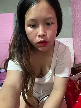 Snapshot of Hini_cute chatting on 5, 4, 2026 Hini cute online show from 5, 4, 2026