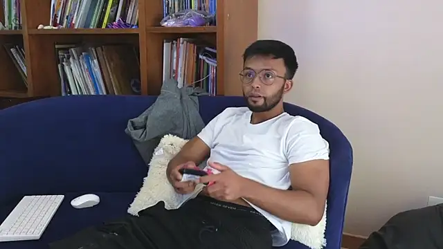 Snapshot of bbctoptwink chatting on 6, 4, 2026 bbctoptwink online show from 6, 4, 2026