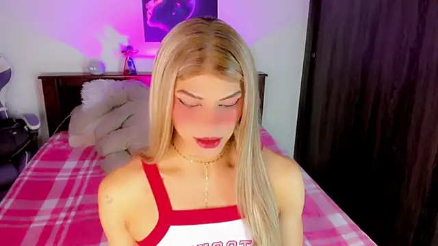 Snapshot of SofiaWinx_15 chatting on 12, 4, 2026 SofiaWinx 15 online show from 12, 4, 2026