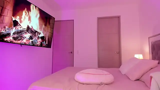 Snapshot of im_amberr chatting on 11, 4, 2026 im amberr online show from 11, 4, 2026