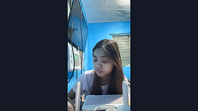 Snapshot of DestinyPharel chatting on 9, 4, 2026 DestinyPharel online show from 9, 4, 2026