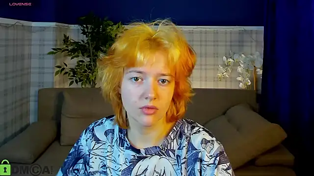 Snapshot of Star_Bee chatting on 12, 4, 2026 Star Bee online show from 12, 4, 2026