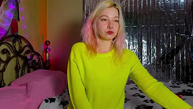 Snapshot of Sansarella chatting on 26, 9, 2025 Sansarella online show from 26, 9, 2025