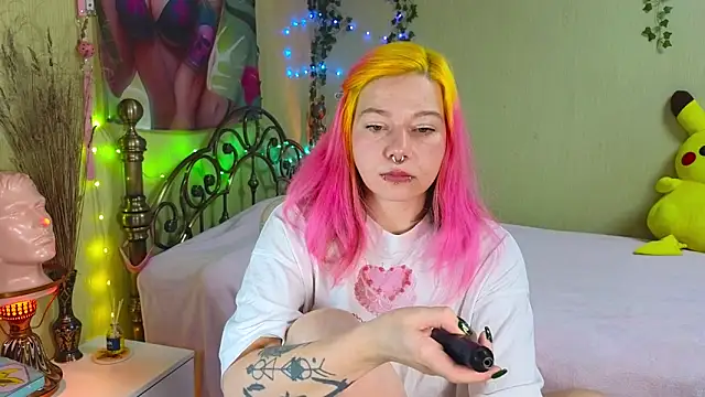 Snapshot of Sansarella chatting on 15, 12, 2025 Sansarella online show from 15, 12, 2025