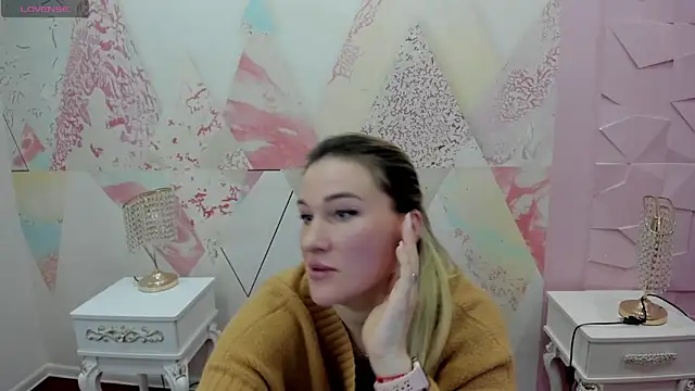 Helly nanci online show from 9, 4, 2026